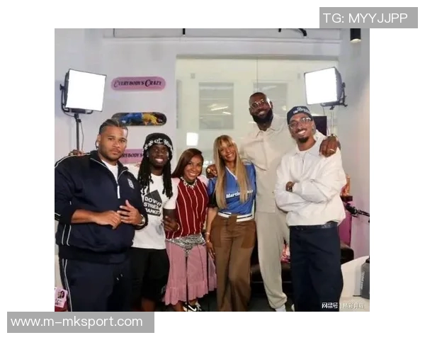 詹姆斯回忆追求妻子历程：孤独岁月让我渴望真爱与陪伴