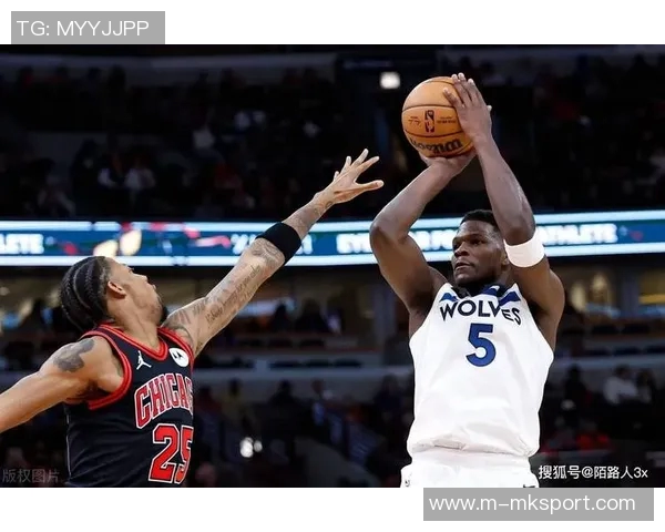 芬奇谈球队表现称戈贝尔发挥出色输球原因在于进攻端不力